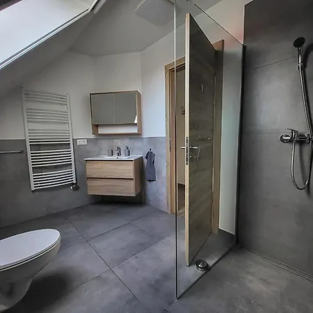 Galamb Vendeghaz * Vonyarcvashegy