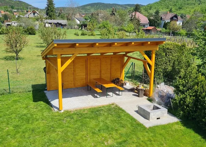 Galamb Vendeghaz * פוניארצוושהג'