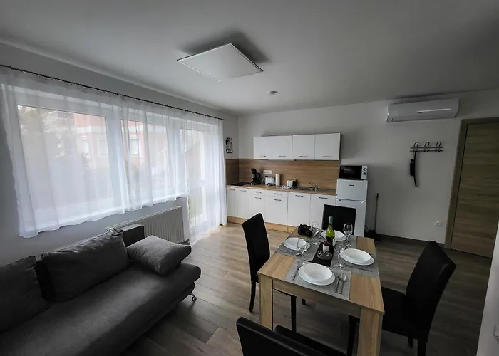 Galamb Vendeghaz דירה *